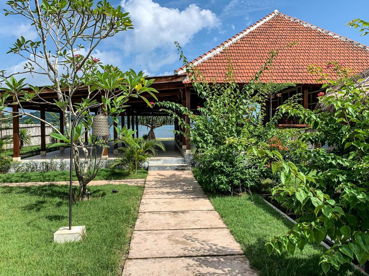 The Club Villas Lombok Секотонг Экстерьер фото